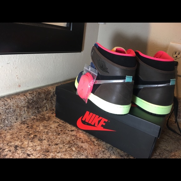 Air Jordan 1 - Picture 6 of 7